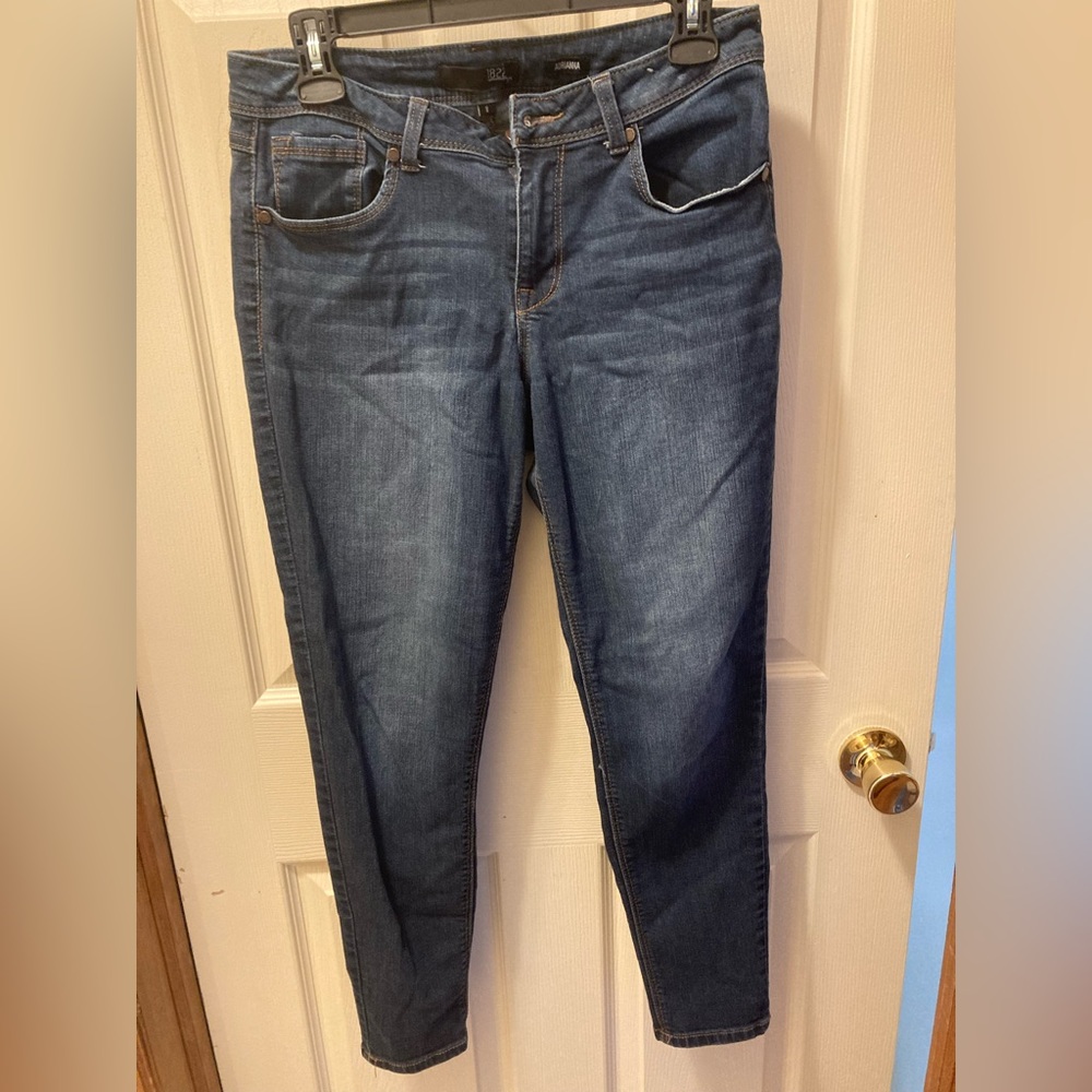 1822 Denim Adrianna Jeans Size 8 EUC